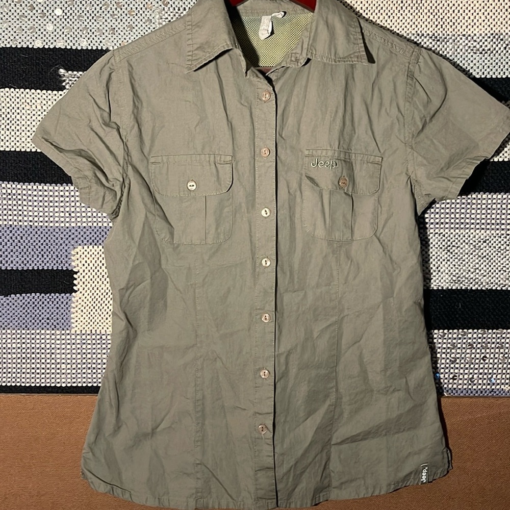 Women’s Jeep brand short sleeve button up